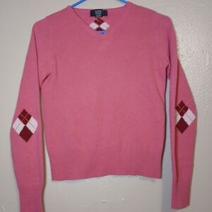 Elegant Pink V-Neck Sweater with Argyle Accents